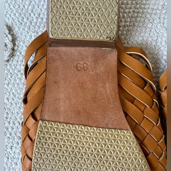 Gillia Leather Woven Clog Slides Size 39 (8.5) - Picture 4 of 4